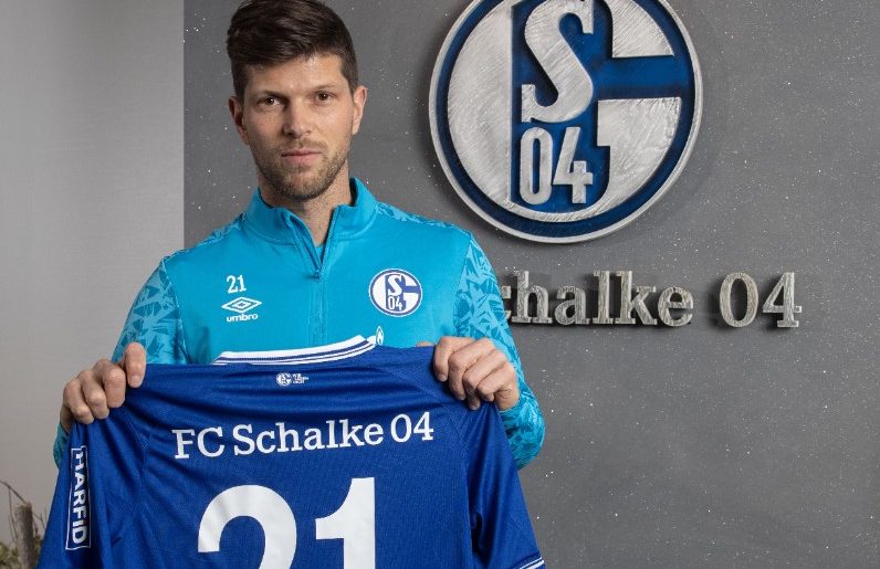 Huntelaar trở lại khoác áo Schalke 04