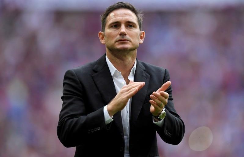 Frank Lampard trở lại ghế nóng ở Ngoại hạng Anh